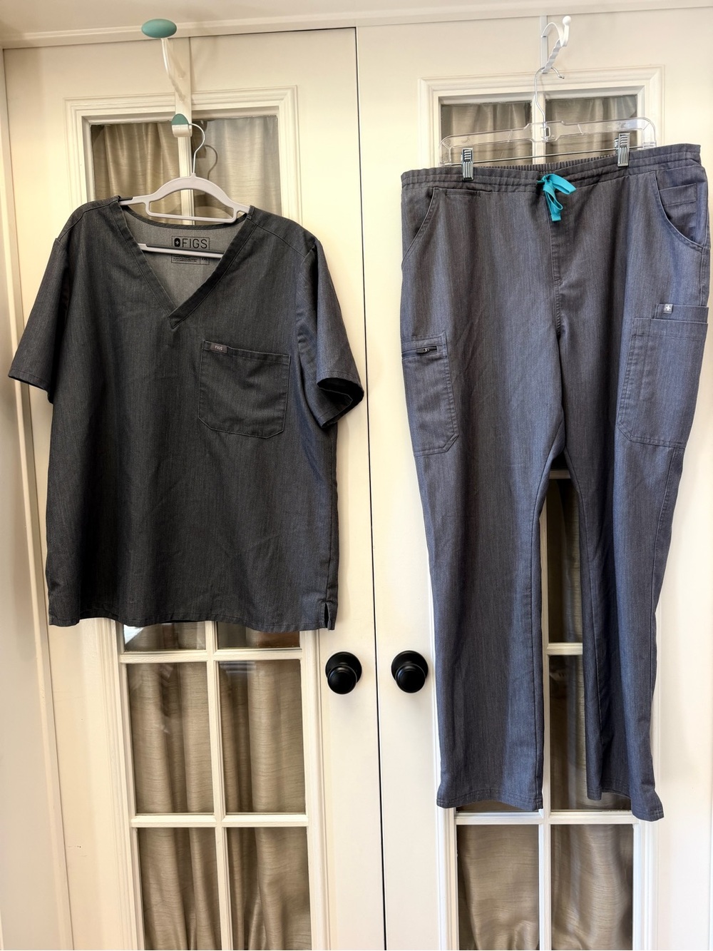 XXL Top XL/Tall Yola High Rise Pants Graphite Grey Women’s Figs Scrub Set EUC